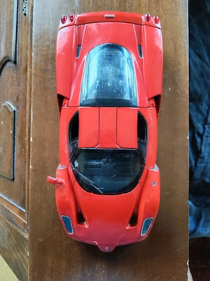 Ferrari Modellauto Bild 2