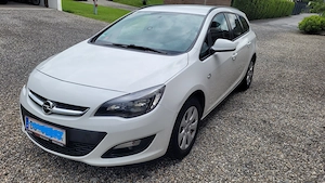 Opel Astra Sports Tourer Bild 5