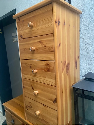 Vollholz Schrank