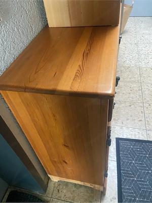 Vollholz Schrank Bild 2