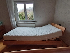 Bett neuwertig