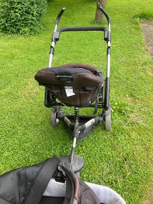 Kinderwagen - Buggy gegen einen 6er Träger Bier Bild 3