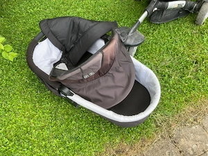 Kinderwagen - Buggy gegen einen 6er Träger Bier Bild 4