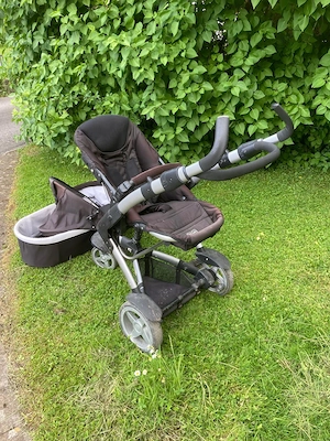 Kinderwagen - Buggy gegen einen 6er Träger Bier Bild 2