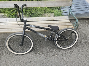 Kinder BMX Fahrrad 20 Zoll   schwarz mit weißen Reifen Bild 4