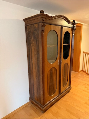 Vitinenschrank Bild 5