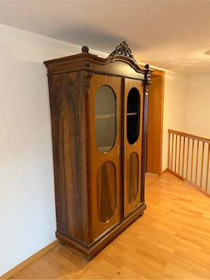 Vitinenschrank Bild 3
