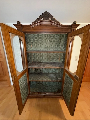 Vitinenschrank Bild 4