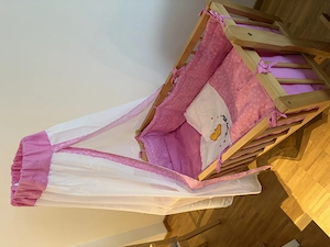 Babywiege Bett inkl. Matratze und Bettzeug Bild 2