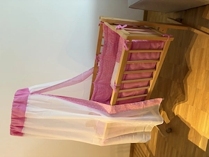Babywiege Bett inkl. Matratze und Bettzeug