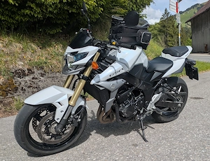 Suzuki GSR 750 baugleich wie Suzuki GSX - S 750
