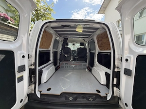 Kleinbus   Van - Nutzfahrzeug oder Microcamper Bild 2