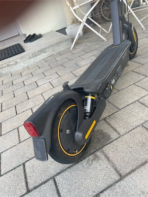 Segway Ninebot MAX G2 E-Scooter  Bild 3