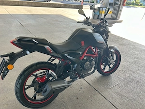 Motorrad Generic 125 Bild 3