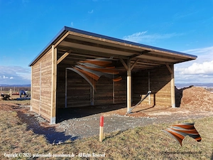 Weideunterstände - funktionale Unterstände | Offenstall für Pferdeweiden & Laufstall für Pferde Bild 3