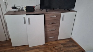 Kommode (fehlende Beschläge)
