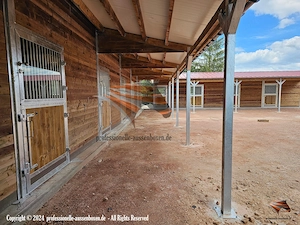 Robuste Pferdestall - Konstruktionen, Außenstall und Stallanlagen für den idealen Pferdehof Bild 2
