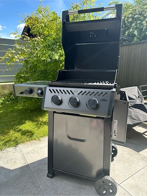 Neuwertiger Napoleon Gasgrill Bild 5