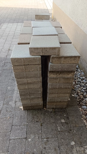 Beton-Pflastersteine 20x20x6cm (71 Stk) günstig abzugeben
