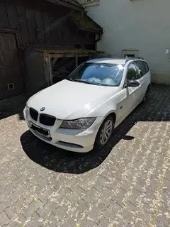 Verkaufe BMW 318d Touring Bild 2