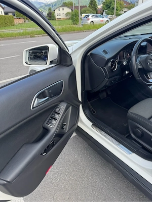 Mercedes benz GLA200 automatk Bild 4