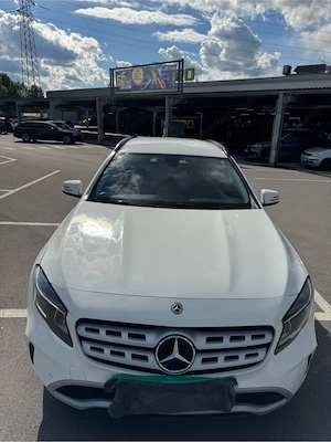 Mercedes benz GLA200 automatk Bild 3