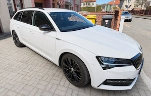 Skoda Superb 2.0 TDI DSG Sportline Bild 2