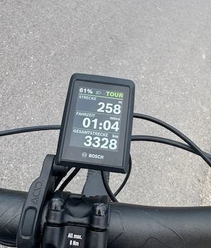 Verkaufe ein sehr gut erhaltenes CUBE E-Bike  Bild 4
