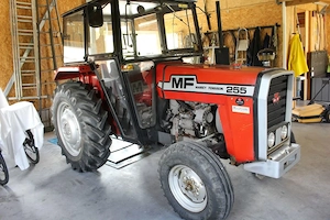 Massey Ferguson 255-8 Bild 2