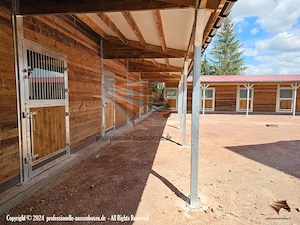 Pferdestall bauen - ideale Stallanlagen für Pferde mit Außenstall und Pferdebox Bild 2