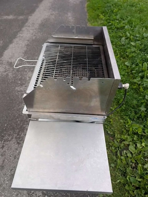 Holzkohle Grill aus Edelstahl Bild 3