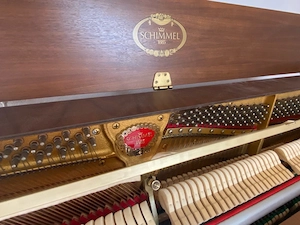 Klavier Schimmel  Bild 2