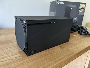 Microsoft Xbox Series X mit Forza 1TB SSD Schwarz mit 2 Controllern, 4K Bild 3