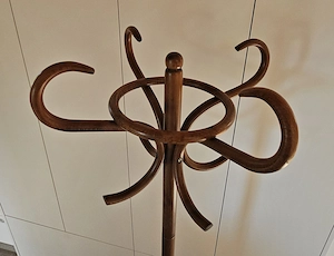 Bugholz Garderobenständer   Kleiderständer im Thonet Stil  Bild 3