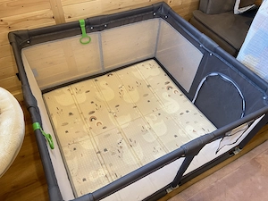 Großer Laufstall   Spielstall mit Matte, sehr guter Zustand Bild 4