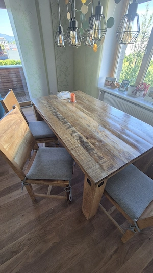 Esstisch aus Holz Bild 2
