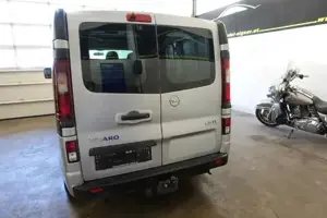 Opel Vivaro Bild 11