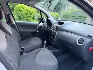 Citroen C3 1.4 NUR 76.000 Km TÜV NEU 2.Besitz Bild 2