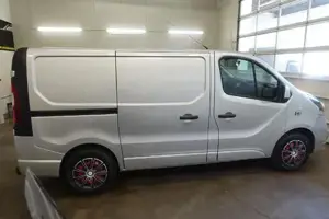 Opel Vivaro Bild 8