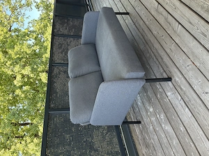Kleines Sofa in Hellgrau Bild 2