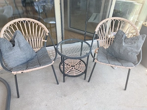 Stylisches Balkon- & Terrassenset (3-teilig): 2x Design-Stühle + Glas-Beistelltisch