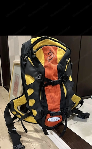 Fahrradrucksack DEUTER Attack Rucksack mit Protektor und Trinksystem 
