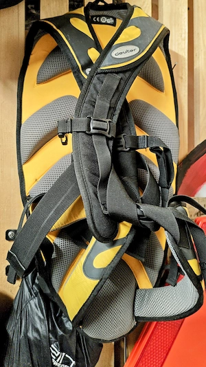 Fahrradrucksack DEUTER Attack Rucksack mit Protektor und Trinksystem  Bild 3