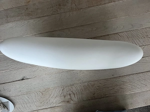 Stylische Lampe in Horn- Halbmondform. Bild 2