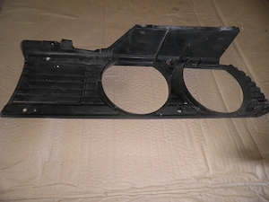 BMW E30 Grill Bild 3