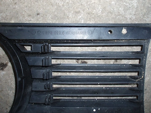 BMW E30 Grill Bild 4