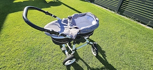 Kinderwagen mit 2 Aufsätze
