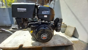 4 Takt Benzin Motor 15 PS Bild 2