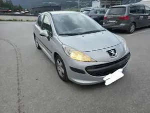 Peugeot 207 Bild 2