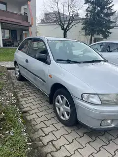 Mazda 323 Bild 3